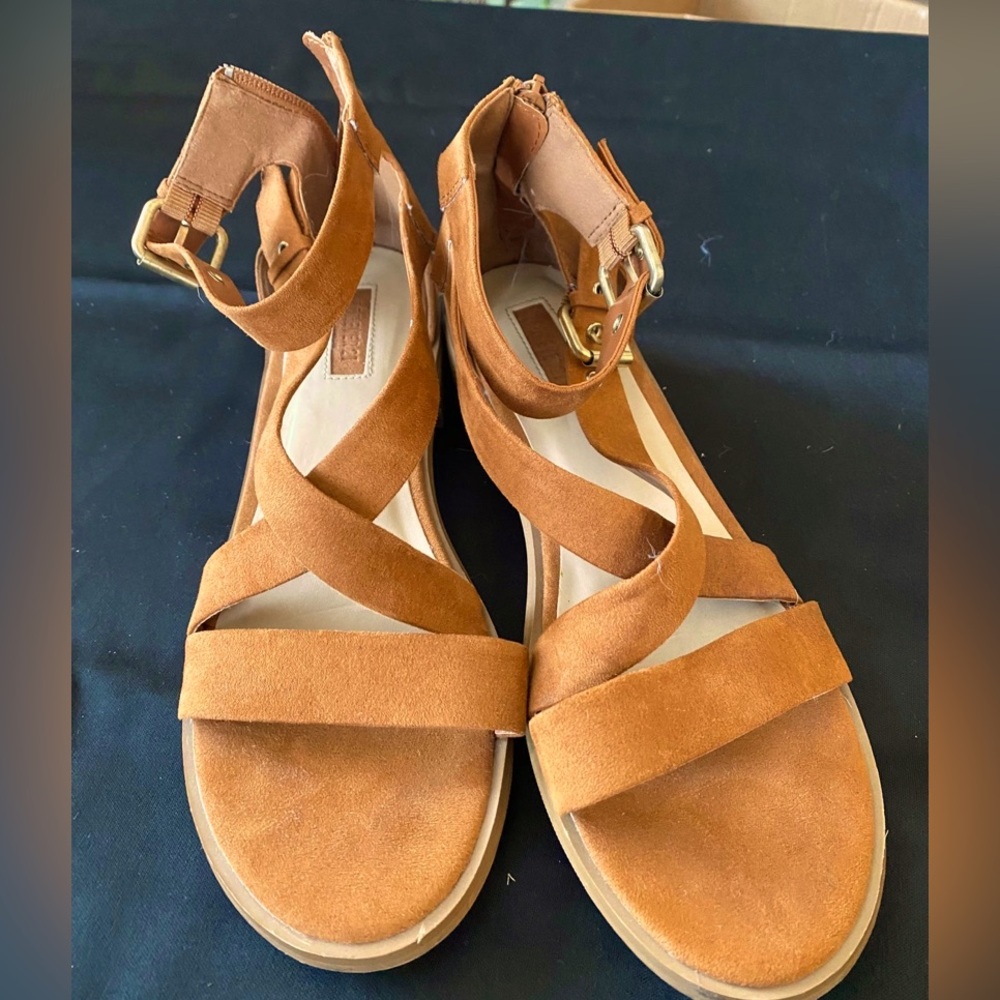 Forever 21 Cognac Ankle Strap Zip Back Sandal Size 9